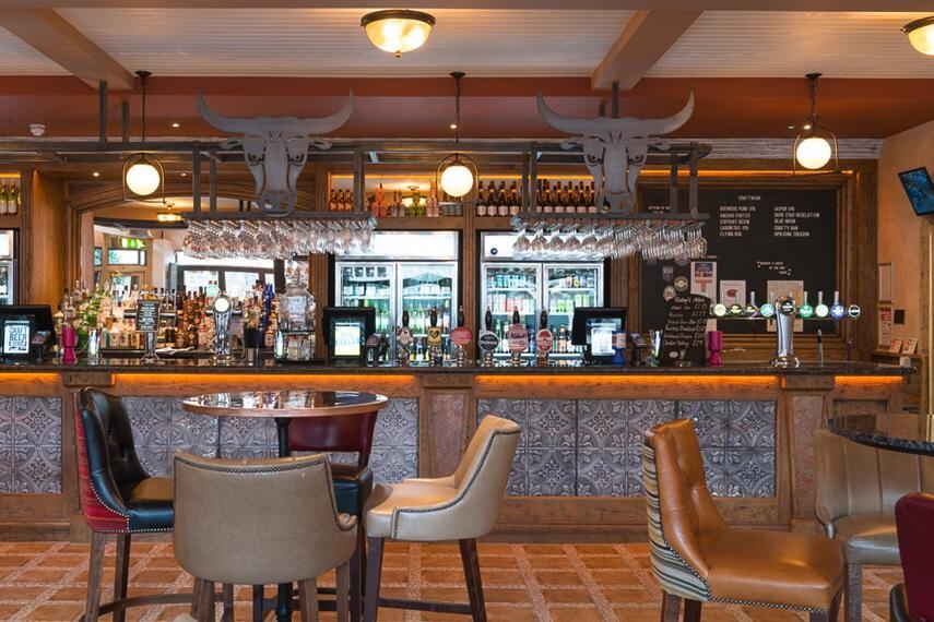 The Bull & Stirrup Hotel Wetherspoon チェスター エクステリア 写真